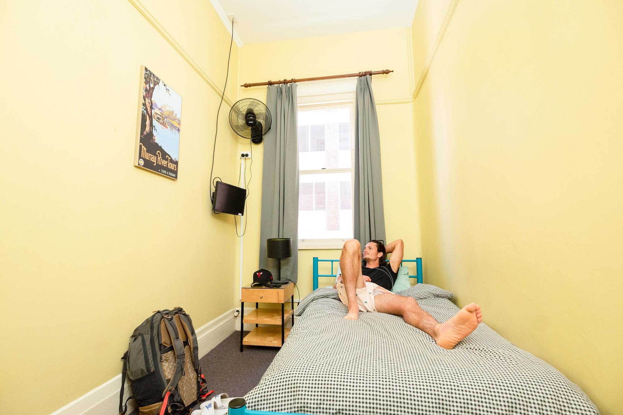 Yha Newcastle Beach Экстерьер фото