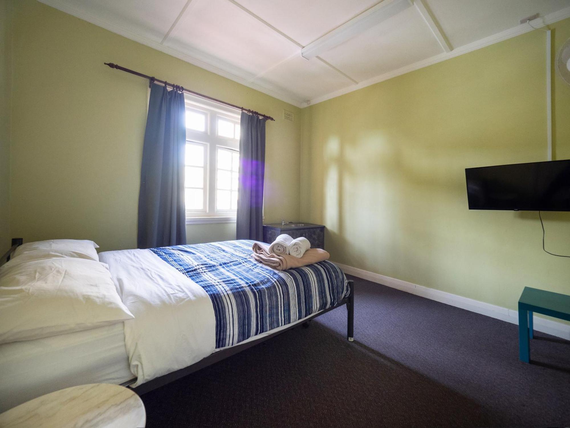 Yha Newcastle Beach Экстерьер фото